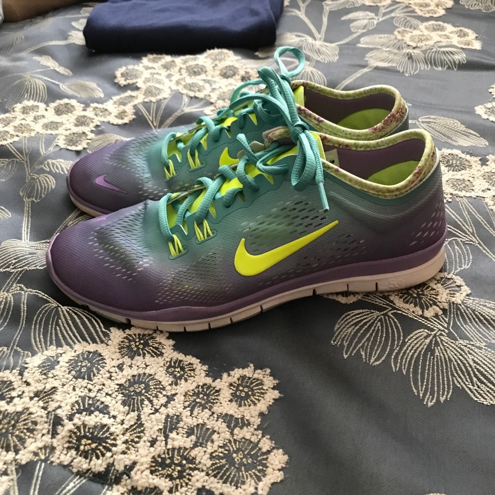 Women’s Nike shoes
